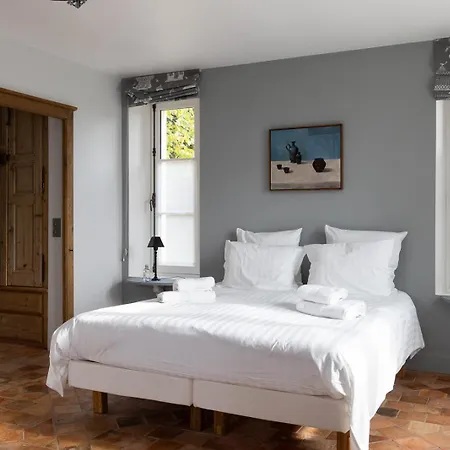 Holiday home La Clairiere De La Reine Hortense - Pierres D'histoire *